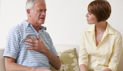 Mierna bolesť v oblasti hrudníka naznačuje druhý stupeň hrudnej osteochondrózy