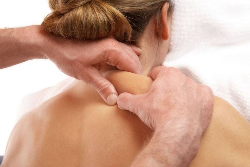 Terapeutická masáž uvoľňujúca napätie pri osteochondróze
